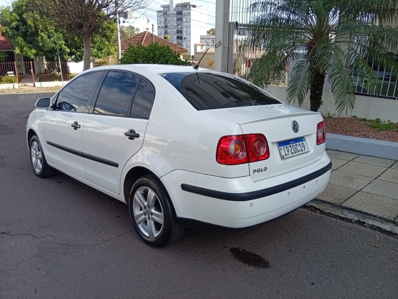 VOLKSWAGEN POLO SEDAN 1.6 2009/2010 ALTERNATIVA VEÍCULOS LAJEADO / Carros no Vale