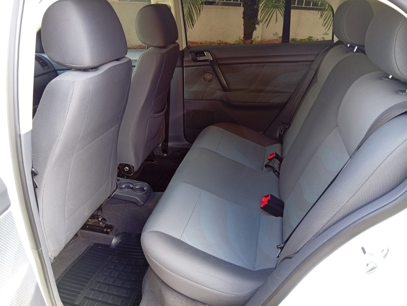 VOLKSWAGEN POLO SEDAN 1.6 2009/2010 ALTERNATIVA VEÍCULOS LAJEADO / Carros no Vale