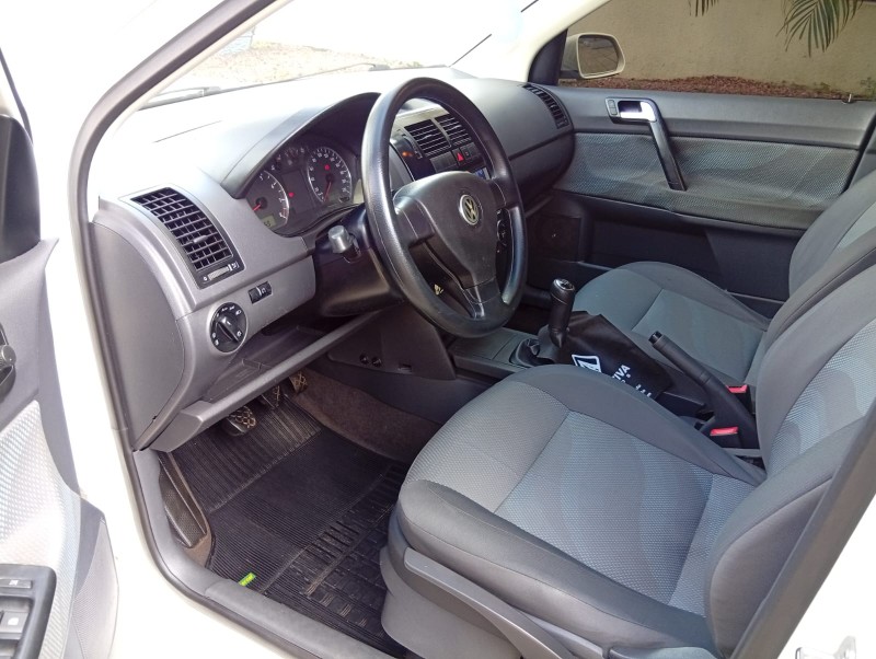 VOLKSWAGEN POLO SEDAN 1.6 2009/2010 ALTERNATIVA VEÍCULOS LAJEADO / Carros no Vale