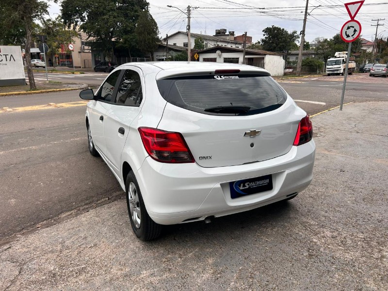 CHEVROLET ONIX HATCH JOY 1.0 8V FLEX 5P MEC. 2019/2019 LS MULTIMARCAS VENÂNCIO AIRES / Carros no Vale