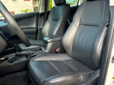 TOYOTA RAV4 2.5 4X4 2014/2015 SÉTIMA VEÍCULOS GUAPORÉ / Carros no Vale
