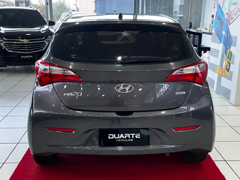 HYUNDAI HB20 1.0 COMFORT PLUS 12V 2013/2014 DUARTE VEÍCULOS PORTO ALEGRE / Carros no Vale