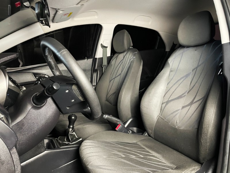 HYUNDAI HB20 1.0 COMFORT PLUS 12V 2013/2014 DUARTE VEÍCULOS PORTO ALEGRE / Carros no Vale