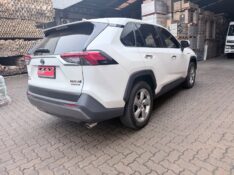 TOYOTA RAV-4 S HYBRID 2.5 4X4 2019/2019 ELY AUTOMÓVEIS LAJEADO / Carros no Vale