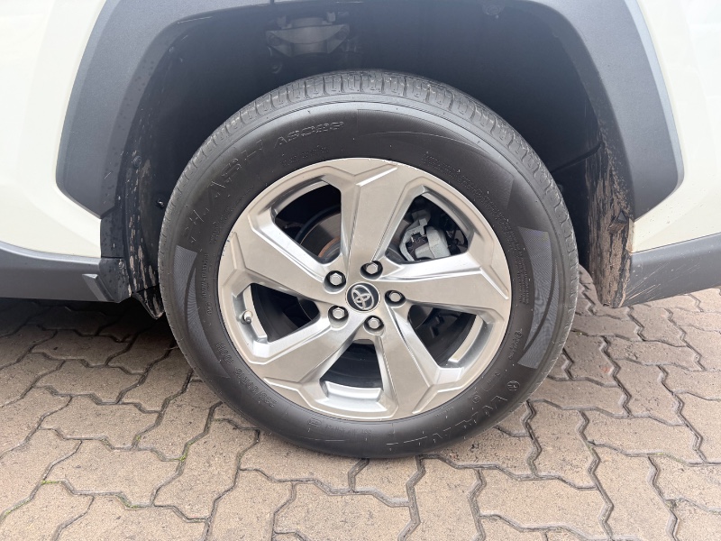 TOYOTA RAV-4 S HYBRID 2.5 4X4 2019/2019 ELY AUTOMÓVEIS LAJEADO / Carros no Vale