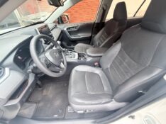 TOYOTA RAV-4 S HYBRID 2.5 4X4 2019/2019 ELY AUTOMÓVEIS LAJEADO / Carros no Vale