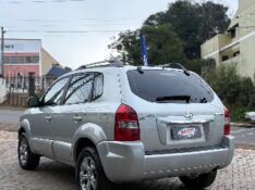 HYUNDAI TUCSON GLS 2.0 16V AUT. /2013 NEURI VEÍCULOS LAJEADO / Carros no Vale