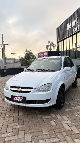 CHEVROLET CORSA 1.0 MPFI CLASSIC SEDAN 8V /2011 NEURI VEÍCULOS LAJEADO / Carros no Vale