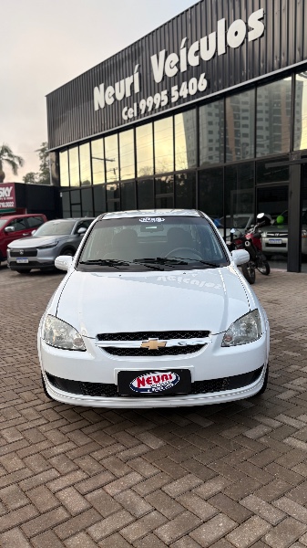 CHEVROLET CORSA 1.0 MPFI CLASSIC SEDAN 8V /2011 NEURI VEÍCULOS LAJEADO / Carros no Vale
