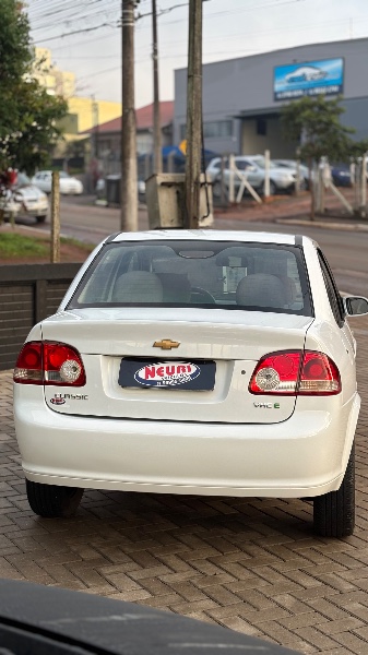 CHEVROLET CORSA 1.0 MPFI CLASSIC SEDAN 8V /2011 NEURI VEÍCULOS LAJEADO / Carros no Vale