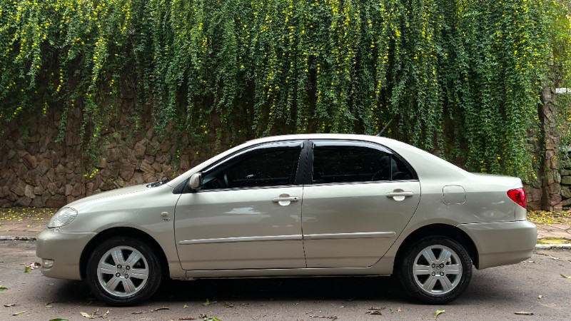 TOYOTA COROLLA 1.8 SEG 16V 2005/2006 ESTAÇÃO DO CARRO ESTRELA / Carros no Vale