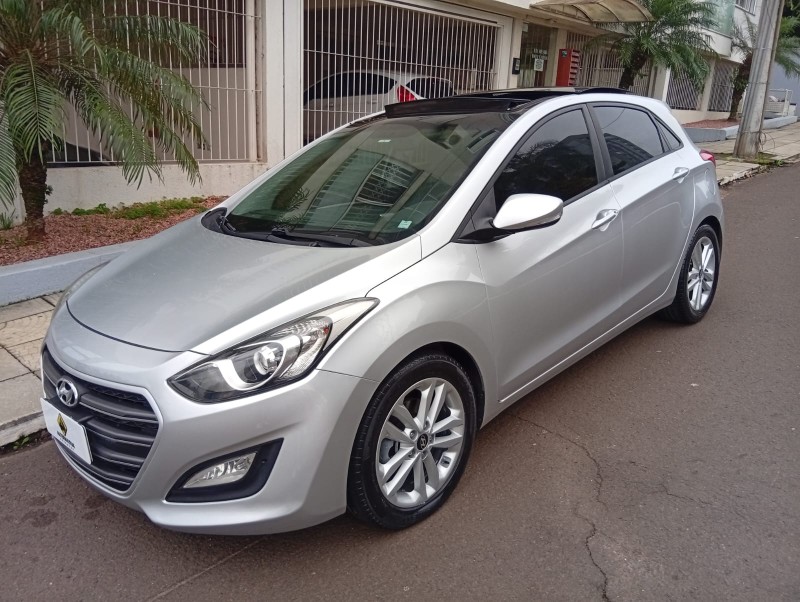 HYUNDAI I30 1.8 16V AUT 2015/2016 ALTERNATIVA VEÍCULOS LAJEADO / Carros no Vale