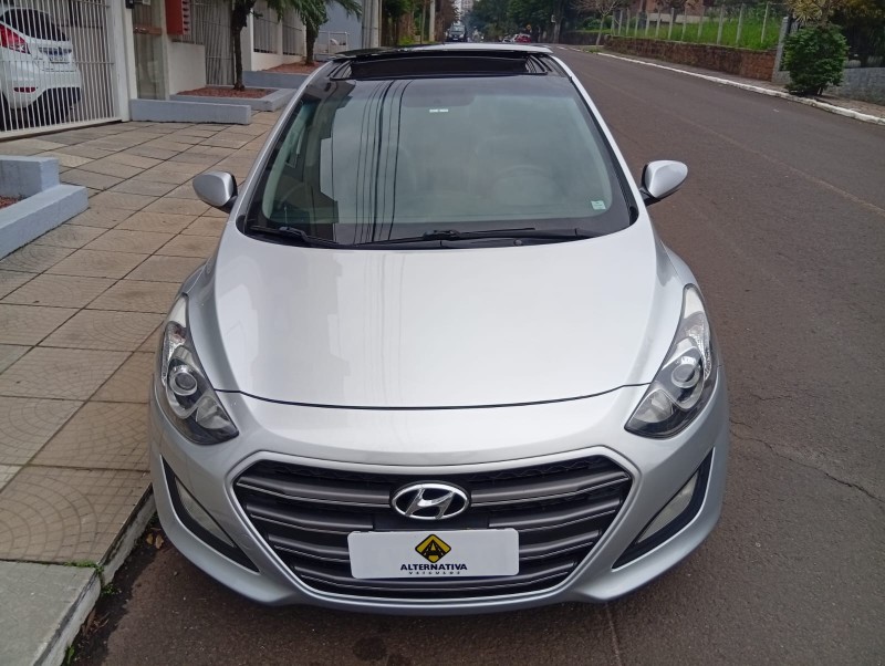 HYUNDAI I30 1.8 16V AUT 2015/2016 ALTERNATIVA VEÍCULOS LAJEADO / Carros no Vale
