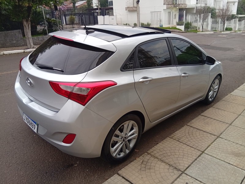 HYUNDAI I30 1.8 16V AUT 2015/2016 ALTERNATIVA VEÍCULOS LAJEADO / Carros no Vale