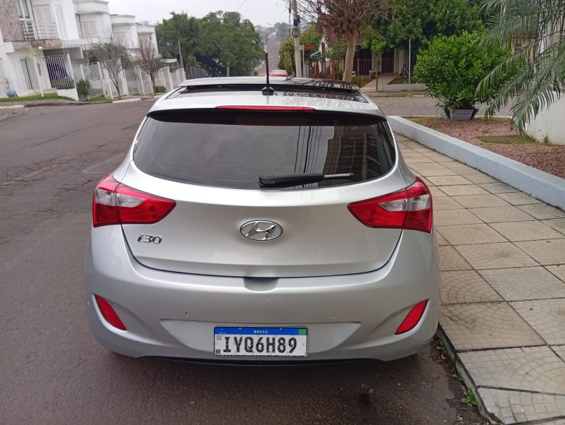 HYUNDAI I30 1.8 16V AUT 2015/2016 ALTERNATIVA VEÍCULOS LAJEADO / Carros no Vale