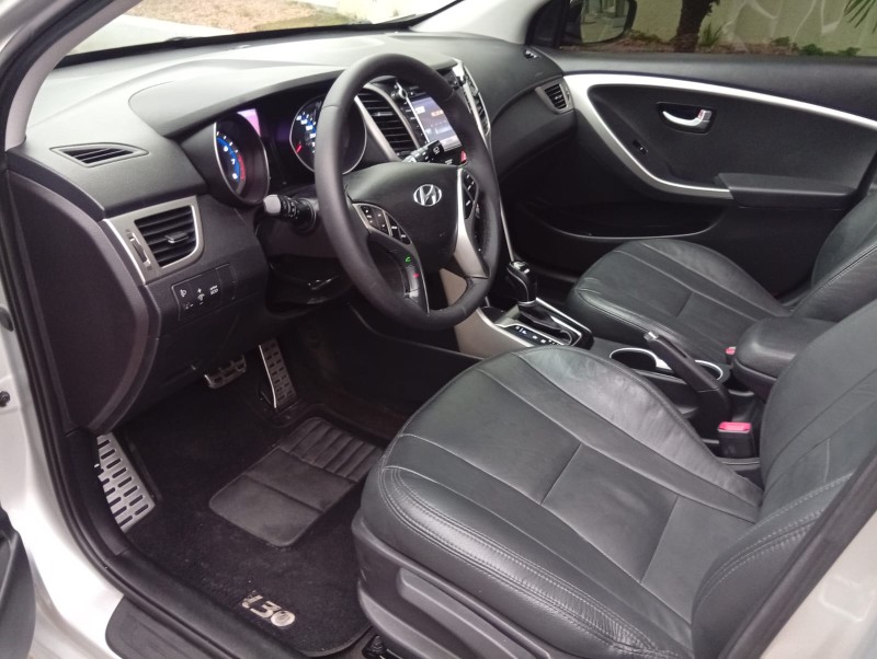 HYUNDAI I30 1.8 16V AUT 2015/2016 ALTERNATIVA VEÍCULOS LAJEADO / Carros no Vale