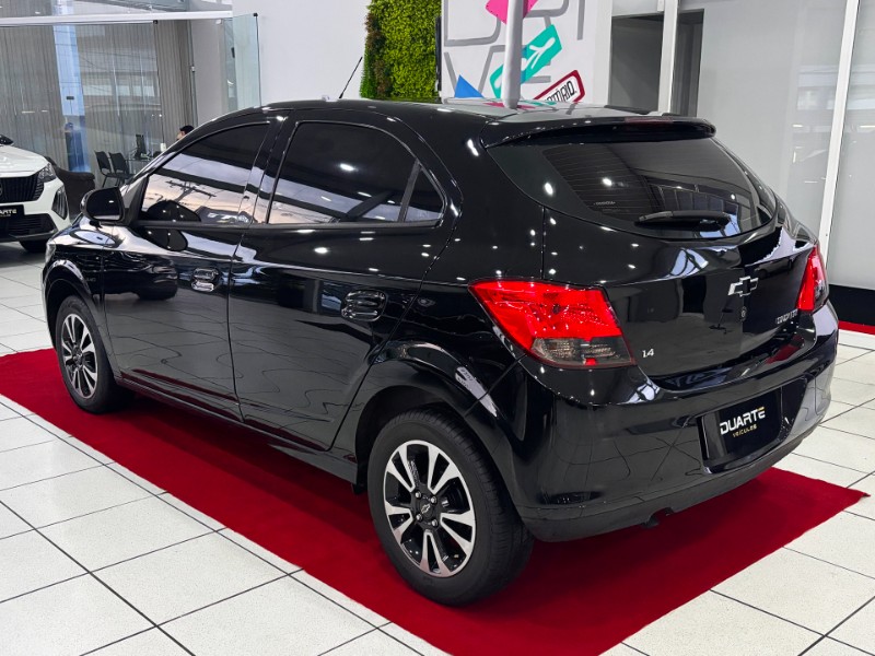 CHEVROLET ONIX HATCH LTZ 1.4 8V FLEXPOWER 5P MEC. 2013/2013 DUARTE VEÍCULOS PORTO ALEGRE / Carros no Vale CHEVROLET ONIX HATCH LTZ 1.4 8V FLEXPOWER 5P MEC. 2013/2013 DUARTE VEÍCULOS PORTO ALEGRE / Carros no Vale