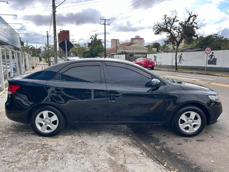 KIA CERATO 1.6 16V FLEX 2011/2011 LS MULTIMARCAS VENÂNCIO AIRES / Carros no Vale