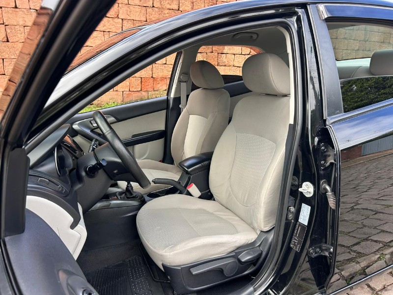 KIA CERATO 1.6 16V FLEX 2011/2011 LS MULTIMARCAS VENÂNCIO AIRES / Carros no Vale