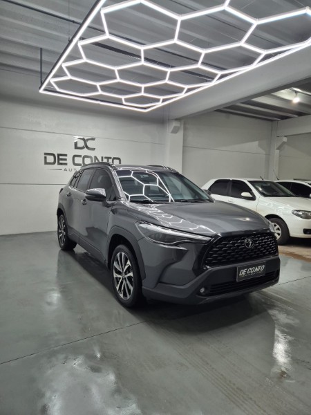 TOYOTA COROLLA CROSS XRE 2.0 16V FLEX AUT. /2024 DE CONTO AUTOMÓVEIS SARANDI / Carros no Vale TOYOTA COROLLA CROSS XRE 2.0 16V FLEX AUT. /2024 DE CONTO AUTOMÓVEIS SARANDI / Carros no Vale