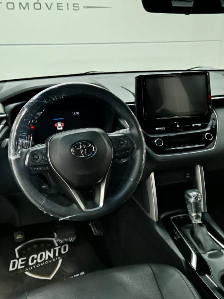 TOYOTA COROLLA CROSS XRE 2.0 16V FLEX AUT. /2024 DE CONTO AUTOMÓVEIS SARANDI / Carros no Vale TOYOTA COROLLA CROSS XRE 2.0 16V FLEX AUT. /2024 DE CONTO AUTOMÓVEIS SARANDI / Carros no Vale