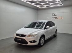 FORD FOCUS 1.6 SE PLUS 16V FLEX 4P MANUAL /2013 DE CONTO AUTOMÓVEIS SARANDI / Carros no Vale