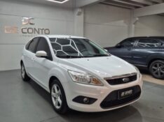 FORD FOCUS 1.6 SE PLUS 16V FLEX 4P MANUAL /2013 DE CONTO AUTOMÓVEIS SARANDI / Carros no Vale