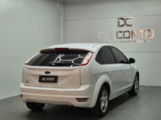 FORD FOCUS 1.6 SE PLUS 16V FLEX 4P MANUAL /2013 DE CONTO AUTOMÓVEIS SARANDI / Carros no Vale
