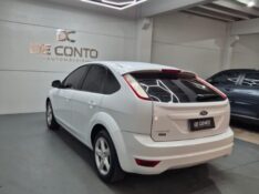 FORD FOCUS 1.6 SE PLUS 16V FLEX 4P MANUAL /2013 DE CONTO AUTOMÓVEIS SARANDI / Carros no Vale