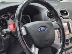 FORD FOCUS 1.6 SE PLUS 16V FLEX 4P MANUAL /2013 DE CONTO AUTOMÓVEIS SARANDI / Carros no Vale