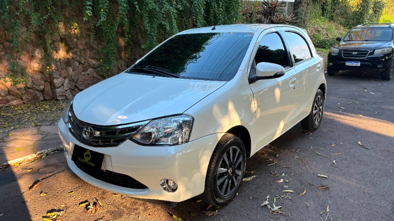 TOYOTA ETIOS PLATINUM 1.5 2014/2015 ESTAÇÃO DO CARRO ESTRELA / Carros no Vale
