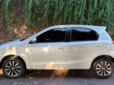 TOYOTA ETIOS PLATINUM 1.5 2014/2015 ESTAÇÃO DO CARRO ESTRELA / Carros no Vale