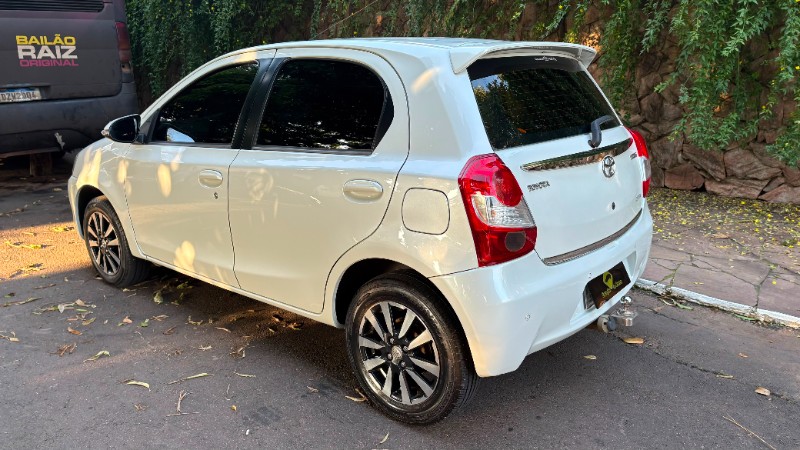 TOYOTA ETIOS PLATINUM 1.5 2014/2015 ESTAÇÃO DO CARRO ESTRELA / Carros no Vale
