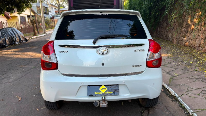 TOYOTA ETIOS PLATINUM 1.5 2014/2015 ESTAÇÃO DO CARRO ESTRELA / Carros no Vale