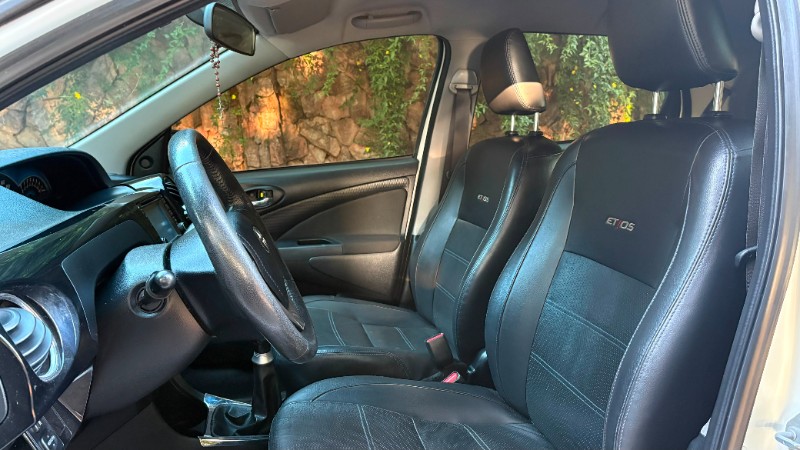 TOYOTA ETIOS PLATINUM 1.5 2014/2015 ESTAÇÃO DO CARRO ESTRELA / Carros no Vale