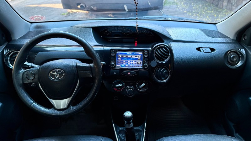 TOYOTA ETIOS PLATINUM 1.5 2014/2015 ESTAÇÃO DO CARRO ESTRELA / Carros no Vale