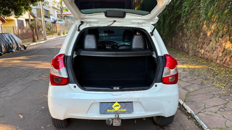 TOYOTA ETIOS PLATINUM 1.5 2014/2015 ESTAÇÃO DO CARRO ESTRELA / Carros no Vale