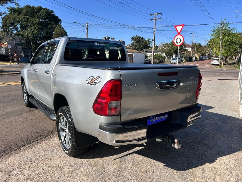 TOYOTA HILUX CD SRX 4X4 2.8 TDI 16V DIESEL AUT. 2017/2017 LS MULTIMARCAS VENÂNCIO AIRES / Carros no Vale TOYOTA HILUX CD SRX 4X4 2.8 TDI 16V DIESEL AUT. 2017/2017 LS MULTIMARCAS VENÂNCIO AIRES / Carros no Vale