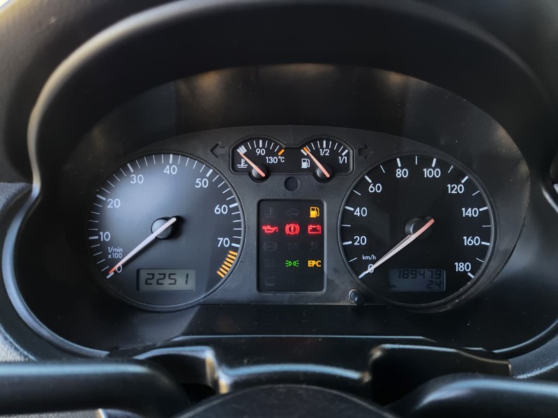 VOLKSWAGEN GOL SPORT 1.0 2002/2002 TS VEÍCULOS ANTA GORDA / Carros no Vale