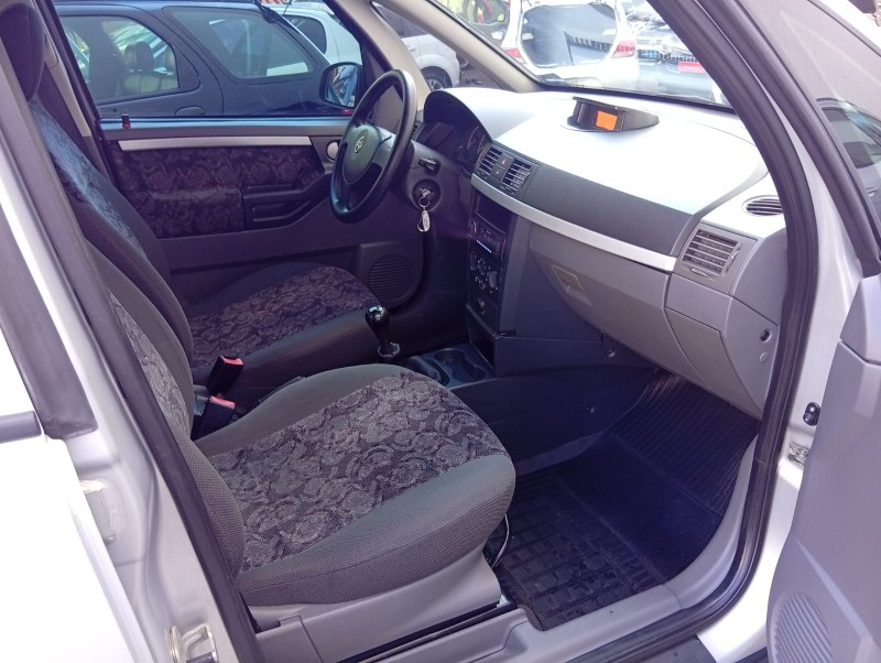 CHEVROLET MERIVA 1.8 MAXX 2005/2005 ALTERNATIVA VEÍCULOS LAJEADO / Carros no Vale