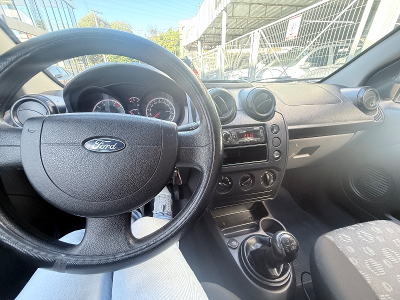 FORD FIESTA 1.0 2012/2012 ELY AUTOMÓVEIS LAJEADO / Carros no Vale
