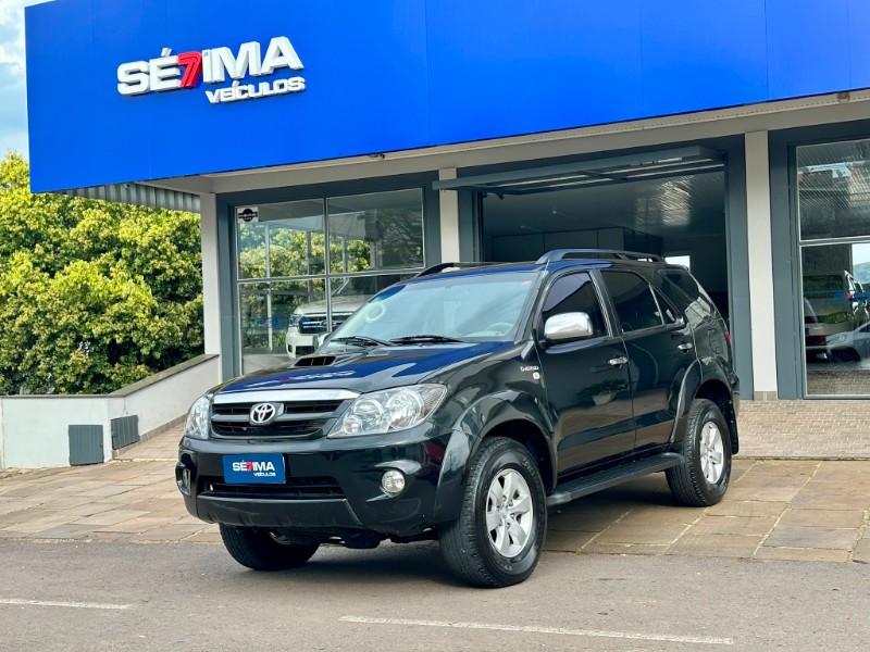 TOYOTA HILUX SW4 SRV 3.0 4X4 2008/2008 SÉTIMA VEÍCULOS GUAPORÉ / Carros no Vale TOYOTA HILUX SW4 SRV 3.0 4X4 2008/2008 SÉTIMA VEÍCULOS GUAPORÉ / Carros no Vale