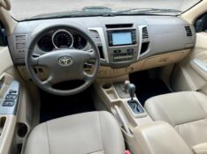 TOYOTA HILUX SW4 SRV 3.0 4X4 2008/2008 SÉTIMA VEÍCULOS GUAPORÉ / Carros no Vale