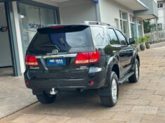 TOYOTA HILUX SW4 SRV 3.0 4X4 2008/2008 SÉTIMA VEÍCULOS GUAPORÉ / Carros no Vale