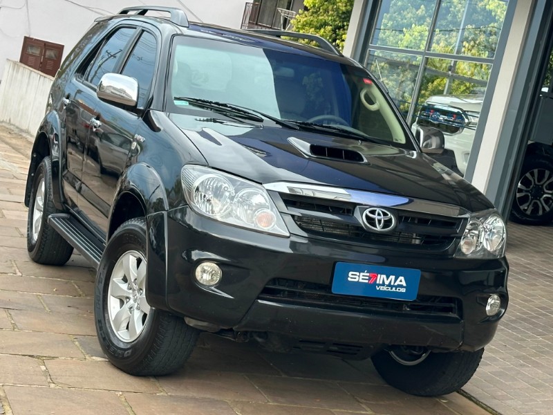TOYOTA HILUX SW4 SRV 3.0 4X4 2008/2008 SÉTIMA VEÍCULOS GUAPORÉ / Carros no Vale TOYOTA HILUX SW4 SRV 3.0 4X4 2008/2008 SÉTIMA VEÍCULOS GUAPORÉ / Carros no Vale