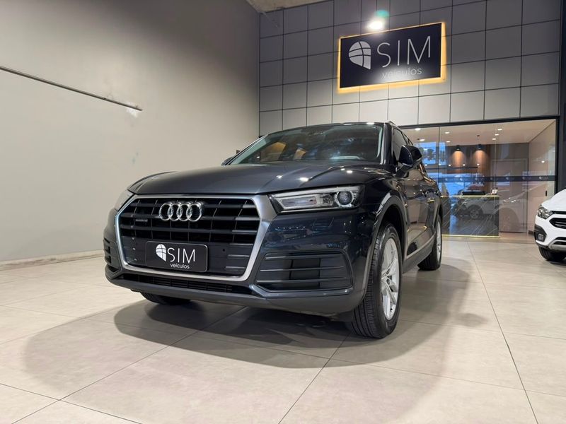 Audi Q5 2.0 Tfsi 2019/2020 SIM VEÍCULOS PORTO ALEGRE / Carros no Vale Audi Q5 2.0 Tfsi 2019/2020 SIM VEÍCULOS PORTO ALEGRE / Carros no Vale