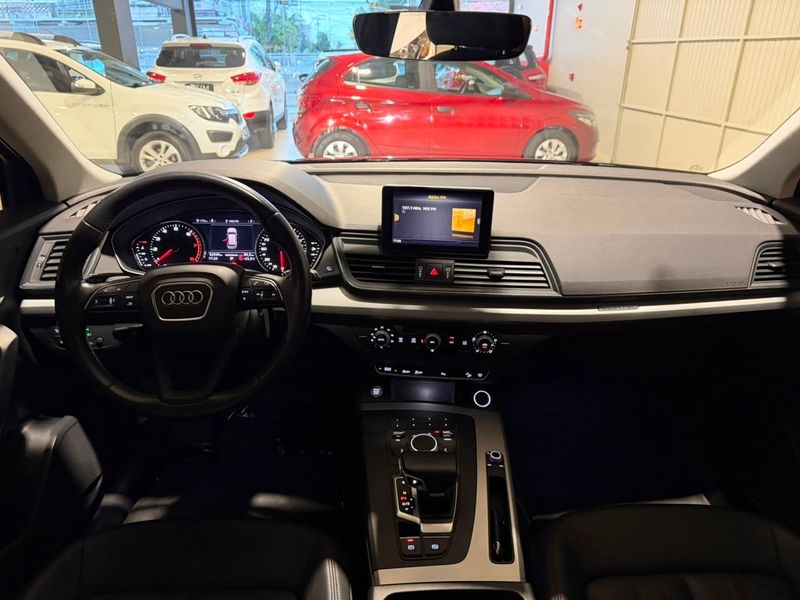 Audi Q5 2.0 Tfsi 2019/2020 SIM VEÍCULOS PORTO ALEGRE / Carros no Vale Audi Q5 2.0 Tfsi 2019/2020 SIM VEÍCULOS PORTO ALEGRE / Carros no Vale