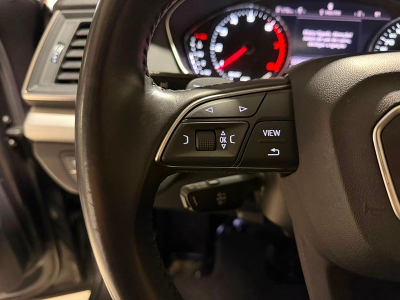 Audi Q5 2.0 Tfsi 2019/2020 SIM VEÍCULOS PORTO ALEGRE / Carros no Vale Audi Q5 2.0 Tfsi 2019/2020 SIM VEÍCULOS PORTO ALEGRE / Carros no Vale