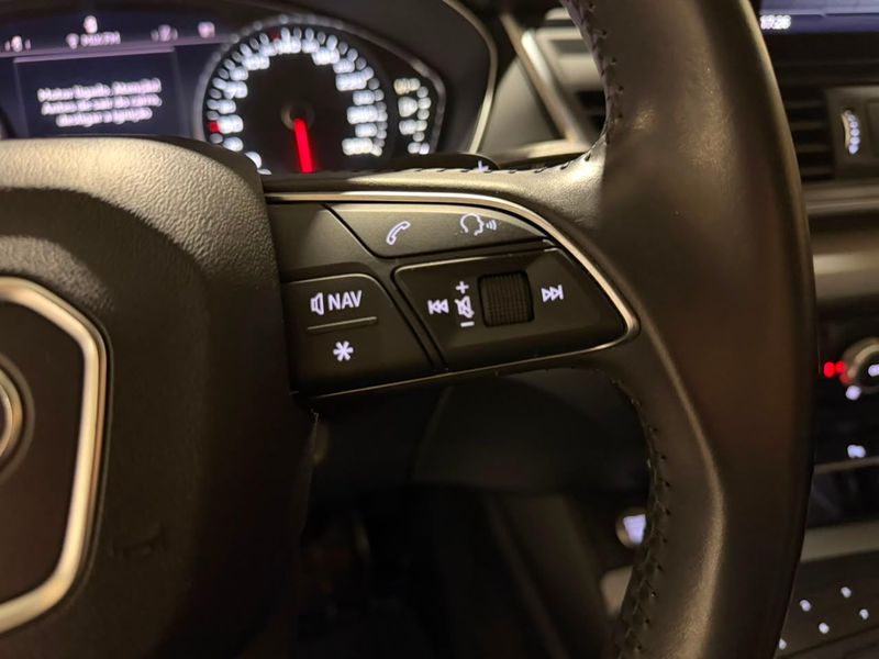 Audi Q5 2.0 Tfsi 2019/2020 SIM VEÍCULOS PORTO ALEGRE / Carros no Vale Audi Q5 2.0 Tfsi 2019/2020 SIM VEÍCULOS PORTO ALEGRE / Carros no Vale