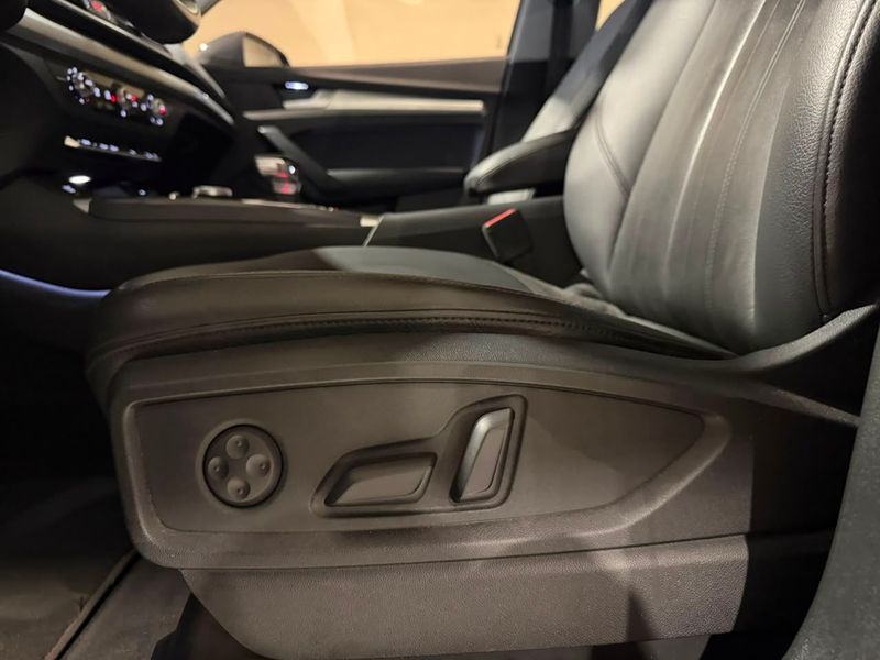 Audi Q5 2.0 Tfsi 2019/2020 SIM VEÍCULOS PORTO ALEGRE / Carros no Vale Audi Q5 2.0 Tfsi 2019/2020 SIM VEÍCULOS PORTO ALEGRE / Carros no Vale
